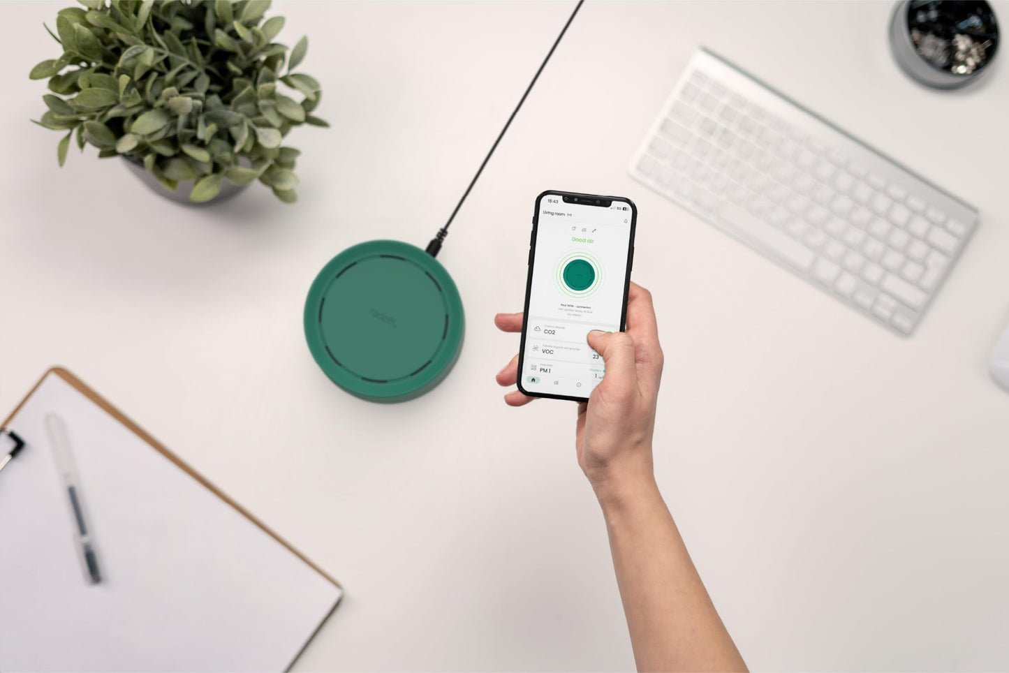 Radoff Now Medidor Calidad Aire - Detector CO2, COV, PM | Sensor Temperatura, Humedad, Presión | Compatible Alexa | Accesorios Smart Home Wifi